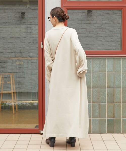 FREAK'S STORE(フリークスストア)の「限定展開 フレア マキシ カラー ニットワンピース(ワンピース・レディース・レッド/ナチュラル/グリーン/ブラウン/ブルー/ブラック/オレンジ・SMALL/MEDIUM)」の9枚目の写真