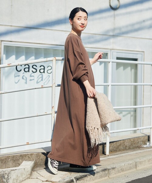 FREAK'S STORE(フリークスストア)の「限定展開 フレア マキシ カラー ニットワンピース(ワンピース・レディース・レッド/ナチュラル/グリーン/ブラウン/ブルー/ブラック/オレンジ・SMALL/MEDIUM)」の21枚目の写真