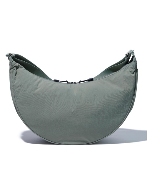 早い者勝ち XLARGE WALKY SHOULDER BAG ロゴのワンポイント◎ XLARGE（エクストララージ）の「WALKY SHOULDER BAG（ショルダー