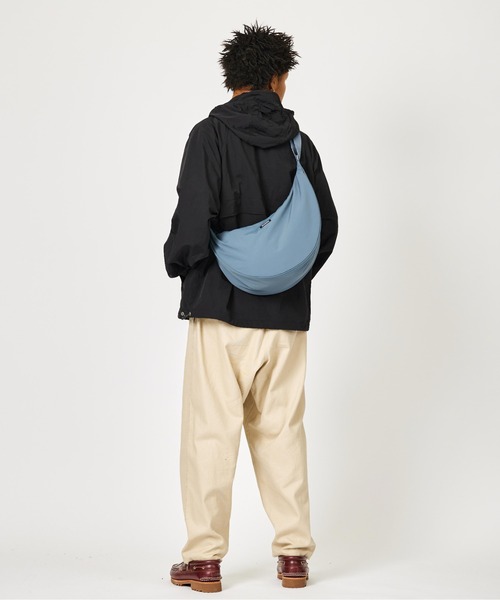 早い者勝ち XLARGE WALKY SHOULDER BAG ロゴのワンポイント◎ XLARGE（エクストララージ）の「WALKY SHOULDER BAG（ショルダー