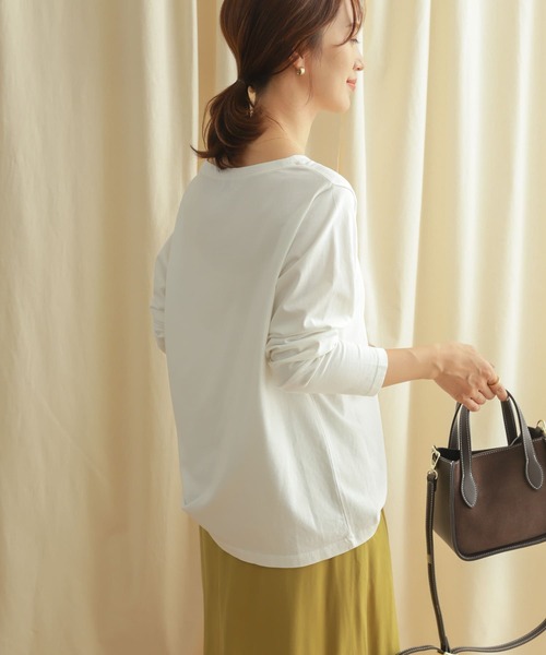 URBAN RESEARCH DOORS（アーバンリサーチドアーズ）の「刺しゅうロゴロングスリーブTシャツ（Tシャツ/カットソー・レディース・ネイビー/ベージュ系その他・MEDIUM）」の9枚目の写真