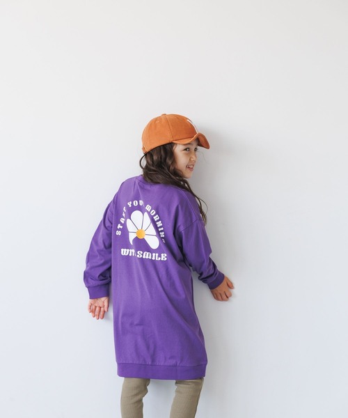 BAYFLOW（ベイフロー）の「アソートロゴビッグワンピース(KIDS)（ワンピース・キッズ・アイボリー/ブラック/パープル/オレンジ・130cm/140cm/110cm/150cm/120cm）」の4枚目の写真