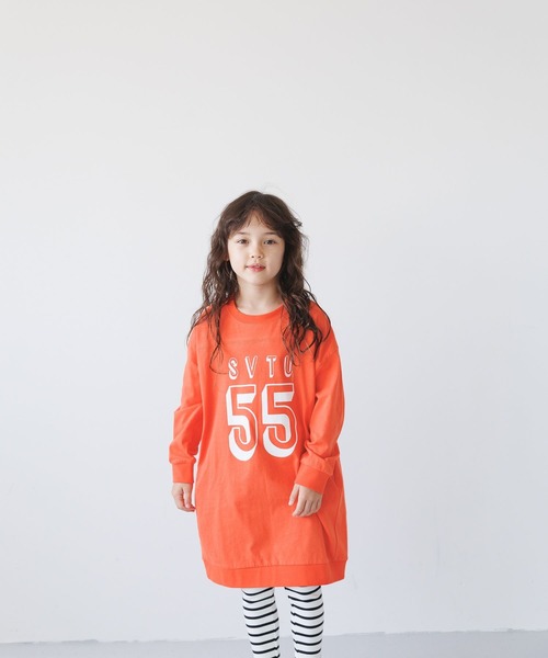 BAYFLOW（ベイフロー）の「アソートロゴビッグワンピース(KIDS)（ワンピース・キッズ・アイボリー/ブラック/パープル/オレンジ・130cm/140cm/110cm/150cm/120cm）」の8枚目の写真