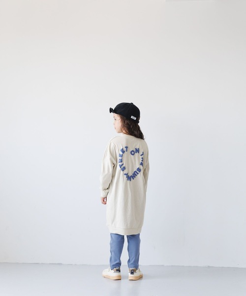 BAYFLOW（ベイフロー）の「アソートロゴビッグワンピース(KIDS)（ワンピース・キッズ・アイボリー/ブラック/パープル/オレンジ・130cm/140cm/110cm/150cm/120cm）」の9枚目の写真