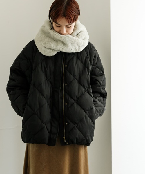 URBAN RESEARCH（アーバンリサーチ）の「ファースヌード（ネックウォーマー/スヌード・レディース・グレー系その他/アイボリー/チャコールグレー・FREE）」の6枚目の写真