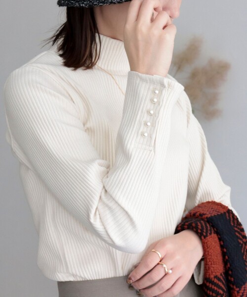fredy emue（フレディエミュ）の「パール釦リブハイネックプルオーバー（Tシャツ/カットソー・レディース・ブラック/グレー/オフホワイト/ホワイト系その他4・38）」の17枚目の写真