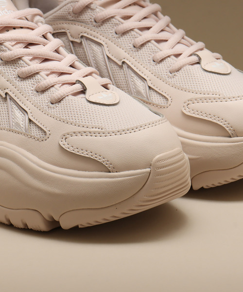 adidas(アディダス)の「adidas OZGAIA W / アディダス オズガイア W(スニーカー・レディース・ブラック/ホワイト/ピンク・23.0cm/23.5cm/24.0cm/24.5cm/25.0cm)」の5枚目の写真