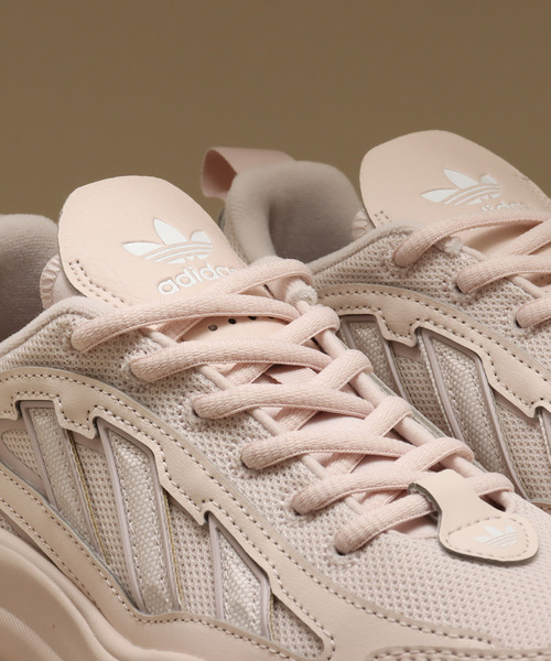 adidas（アディダス）の「adidas OZGAIA W / アディダス