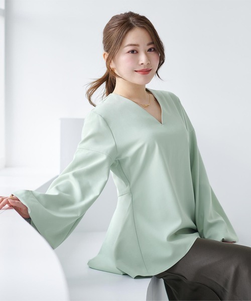 UR'S(ユアーズ)の「Vネックバルーンスリーブバックペプラムトップス(Tシャツ/カットソー・レディース・アイボリー/ブラック/グリーン・L/M/S)」の8枚目の写真