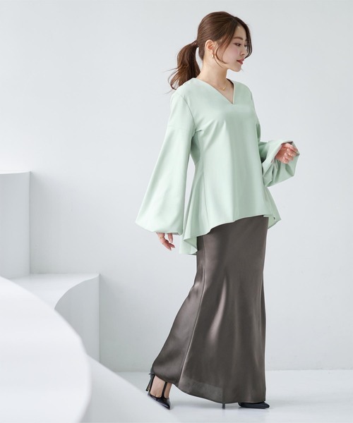 UR'S(ユアーズ)の「Vネックバルーンスリーブバックペプラムトップス(Tシャツ/カットソー・レディース・アイボリー/ブラック/グリーン・L/M/S)」の17枚目の写真