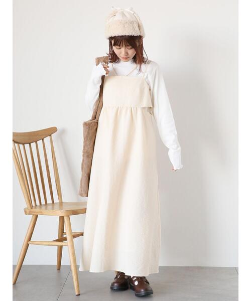 ehka sopo（エヘカソポ）の「サイドカットアウトキャミワンピース（ワンピース・レディース・ラベンダー/ブラック/キナリ・F）」の2枚目の写真