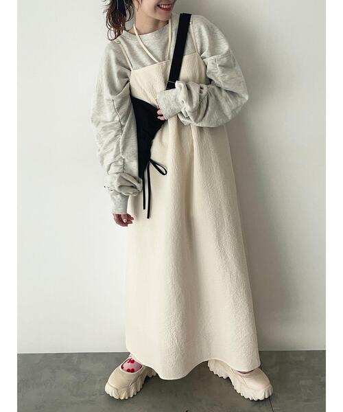 ehka sopo（エヘカソポ）の「サイドカットアウトキャミワンピース（ワンピース・レディース・ラベンダー/ブラック/キナリ・F）」の17枚目の写真