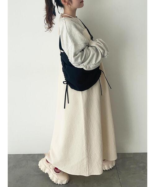 ehka sopo（エヘカソポ）の「サイドカットアウトキャミワンピース