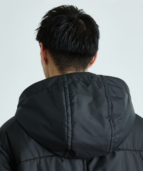 PUBLIC TOKYO（パブリックトウキョウ）の「〈超軽量 / 撥水 / 通気性〉スリーピーHEATパフダッフルコート（ダッフルコート・メンズ・ブラック・1/2）」の11枚目の写真