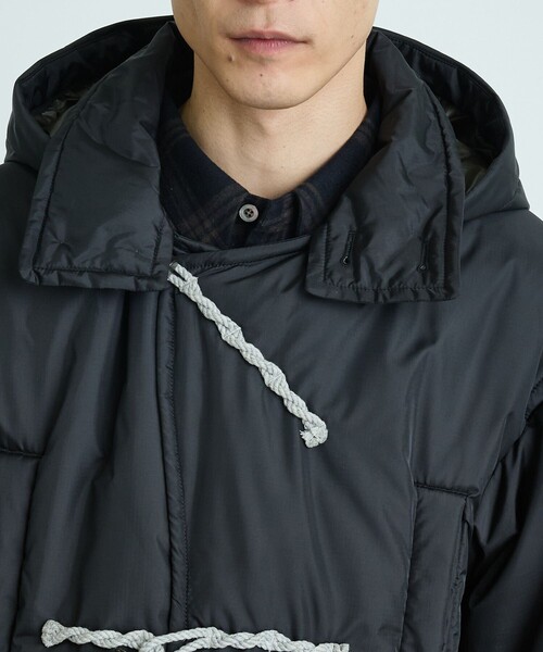 PUBLIC TOKYO（パブリックトウキョウ）の「〈超軽量 / 撥水 / 通気性〉スリーピーHEATパフダッフルコート（ダッフルコート・メンズ・ブラック・1/2）」の10枚目の写真