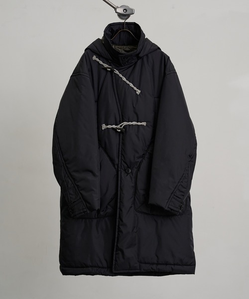 PUBLIC TOKYO（パブリックトウキョウ）の「〈超軽量 / 撥水 / 通気性〉スリーピーHEATパフダッフルコート（ダッフルコート・メンズ・ブラック・1/2）」の16枚目の写真