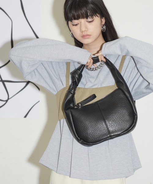極美品✨レオナール ワンハンドル ハンドバッグ レザー キルティング ロゴ 茶 極美品✨レオナール ワンハンドル ハンドバッグ レザー