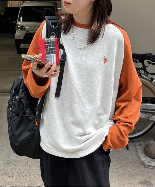 U.S. POLO ASSN.(ユーエスポロアッスン)の「1ポイントミニ裏毛ラグランプルオーバー(Tシャツ/カットソー・メンズ・オフホワイト/グレー/アイボリー/ブラック/ホワイト・MEDIUM/LARGE)」の2枚目の写真