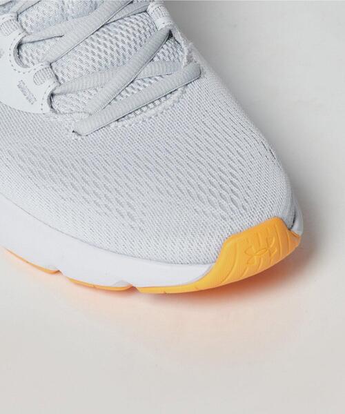 UNDER ARMOUR(アンダーアーマー)の「UAチャージド ローグ4(ランニング/メンズ)(スニーカー・メンズ・ホワイト・27.5cm/26.5cm/30.0cm/28.5cm/25.0cm/27.0cm/28.0cm/29.0cm/26.0cm/25.5cm)」の8枚目の写真