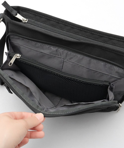 anello（アネロ）の「CABIN キャビン 撥水加工 10ポケット 多収納 ショルダーバッグ A5対応（ショルダーバッグ・レディース・グレイッシュベージュ/ブラック/スミクロ・FREE）」の12枚目の写真