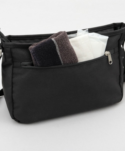 anello（アネロ）の「CABIN キャビン 撥水加工 10ポケット 多収納 ショルダーバッグ A5対応（ショルダーバッグ・レディース・グレイッシュベージュ/ブラック/スミクロ・FREE）」の14枚目の写真