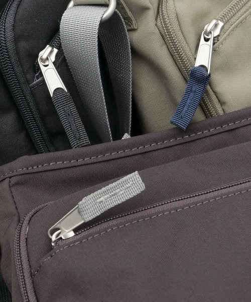 anello（アネロ）の「CABIN キャビン 撥水加工 10ポケット 多収納 ショルダーバッグ A5対応（ショルダーバッグ・レディース・グレイッシュベージュ/ブラック/スミクロ・FREE）」の16枚目の写真