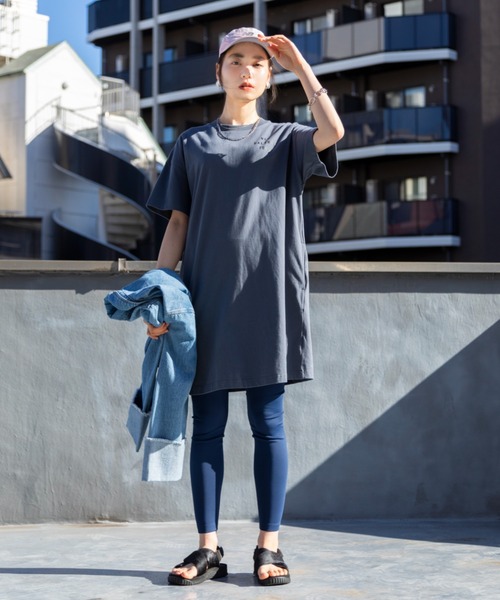 NEW BALANCE(ニューバランス)の「Iconic Collegiate ショートスリーブドレス(その他トップス・レディース・ピンク/グレー・X-LARGE/LARGE/MEDIUM/SMALL)」の8枚目の写真