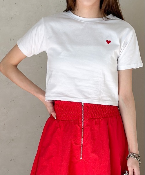 Per sist ence（パーシエンス）の「ショート丈ハート刺繍Ｔシャツ（Tシャツ/カットソー・レディース・オフホワイト/ブラック・FREE）」の6枚目の写真
