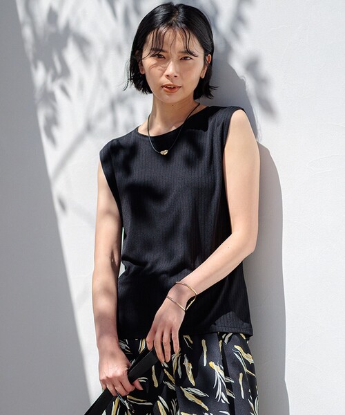 23区（ニジュウサンク）の「【洗える】マルチ機能 プルオーバー カットソー（Tシャツ/カットソー・レディース・ホワイト系/ブラック系/ライトグレー系/ベージュ系/ネイビー系/スモーキーグリーン系/ダークブラウン系・38/40）」の3枚目の写真