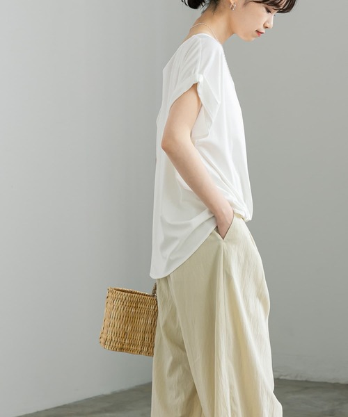 URBAN RESEARCH(アーバンリサーチ)の「フレンチスリーブとろみカットソー(Tシャツ/カットソー・レディース・ブルー系その他/ブラック/オフホワイト・FREE)」の5枚目の写真