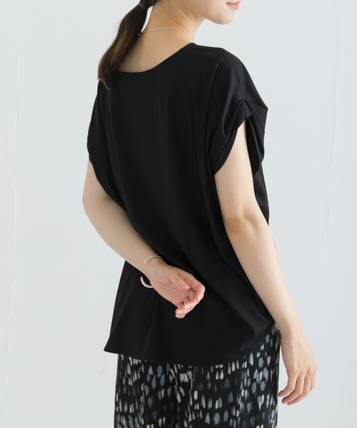 URBAN RESEARCH(アーバンリサーチ)の「フレンチスリーブとろみカットソー(Tシャツ/カットソー・レディース・ブルー系その他/ブラック/オフホワイト・FREE)」の15枚目の写真