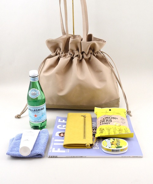 styiro(スタイロ)の「【A4サイズ収納可】BIG巾着ショルダーバッグ(ショルダーバッグ・レディース・ベージュ系その他/ブラック/ホワイト/イエロー・FREE)」の12枚目の写真