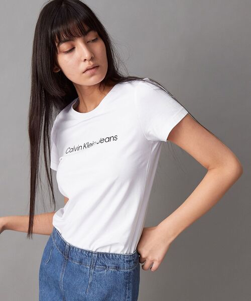 Calvin Klein(カルバン・クライン)の「シュランクン インスティテューショナル Tシャツ(Tシャツ/カットソー・レディース・ブラック/ホワイト・S/XS/L/M)」の2枚目の写真