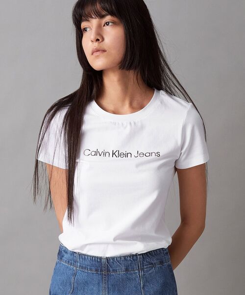 Calvin Klein(カルバン・クライン)の「シュランクン インスティテューショナル Tシャツ(Tシャツ/カットソー・レディース・ブラック/ホワイト・S/XS/L/M)」の6枚目の写真