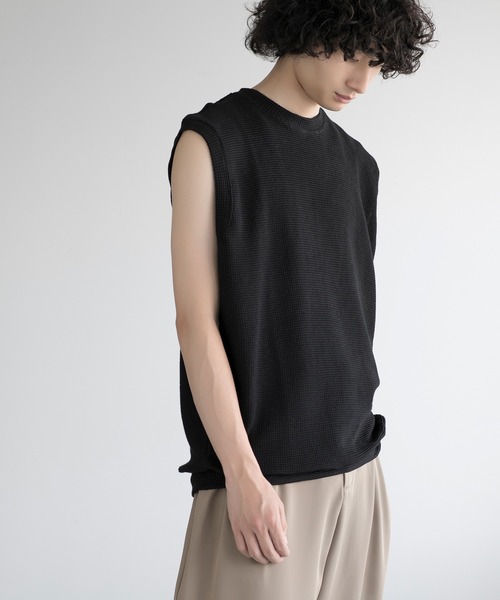 aimoha(アイモハ)の「aimoha men HEAVY COTTON KNIT VEST (SS)(ベスト・メンズ・オフホワイト/ダークグレー/ワインレッド/ブラック・X-LARGE/XX-LARGE/LARGE/XXX-LARGE)」の3枚目の写真
