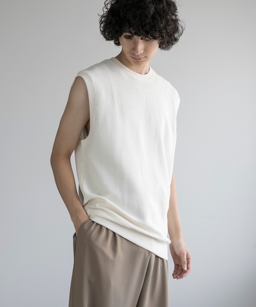 aimoha(アイモハ)の「aimoha men HEAVY COTTON KNIT VEST (SS)(ベスト・メンズ・オフホワイト/ダークグレー/ワインレッド/ブラック・X-LARGE/XX-LARGE/LARGE/XXX-LARGE)」の6枚目の写真