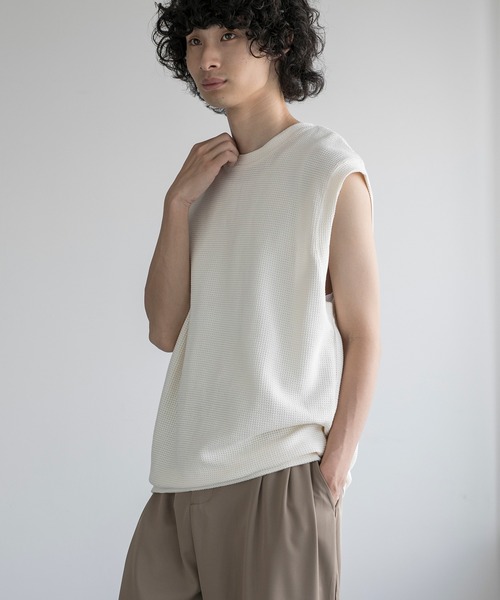 aimoha(アイモハ)の「aimoha men HEAVY COTTON KNIT VEST (SS)(ベスト・メンズ・オフホワイト/ダークグレー/ワインレッド/ブラック・X-LARGE/XX-LARGE/LARGE/XXX-LARGE)」の12枚目の写真