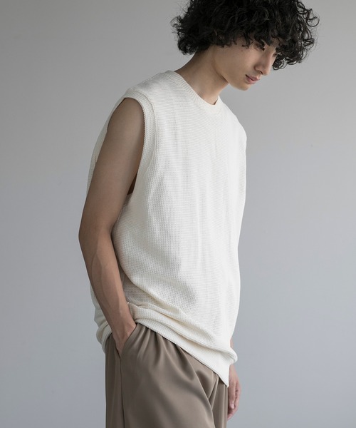 aimoha(アイモハ)の「aimoha men HEAVY COTTON KNIT VEST (SS)(ベスト・メンズ・オフホワイト/ダークグレー/ワインレッド/ブラック・X-LARGE/XX-LARGE/LARGE/XXX-LARGE)」の13枚目の写真