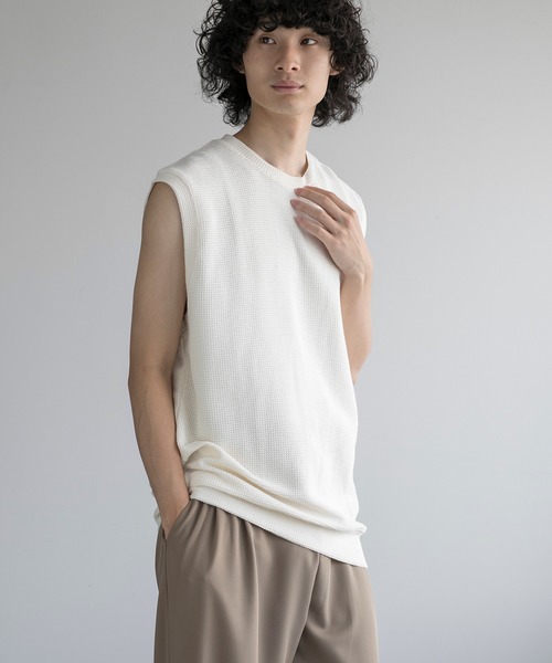 aimoha(アイモハ)の「aimoha men HEAVY COTTON KNIT VEST (SS)(ベスト・メンズ・オフホワイト/ダークグレー/ワインレッド/ブラック・X-LARGE/XX-LARGE/LARGE/XXX-LARGE)」の15枚目の写真