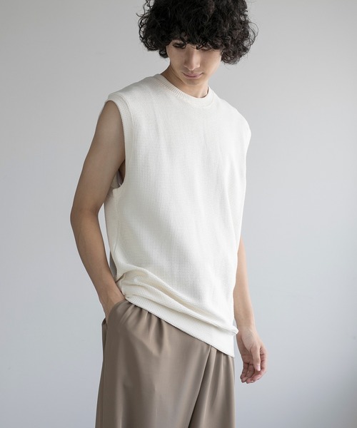 aimoha(アイモハ)の「aimoha men HEAVY COTTON KNIT VEST (SS)(ベスト・メンズ・オフホワイト/ダークグレー/ワインレッド/ブラック・X-LARGE/XX-LARGE/LARGE/XXX-LARGE)」の18枚目の写真