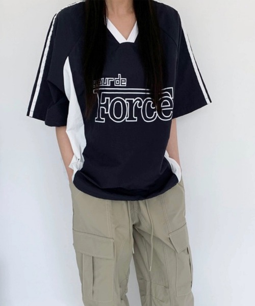 LYEON(リヨン)の「ユニフォームデザイントップス/ナイロンプルオーバー(Tシャツ/カットソー・レディース・ブラック/オフホワイト/ネイビー・FREE)」の16枚目の写真
