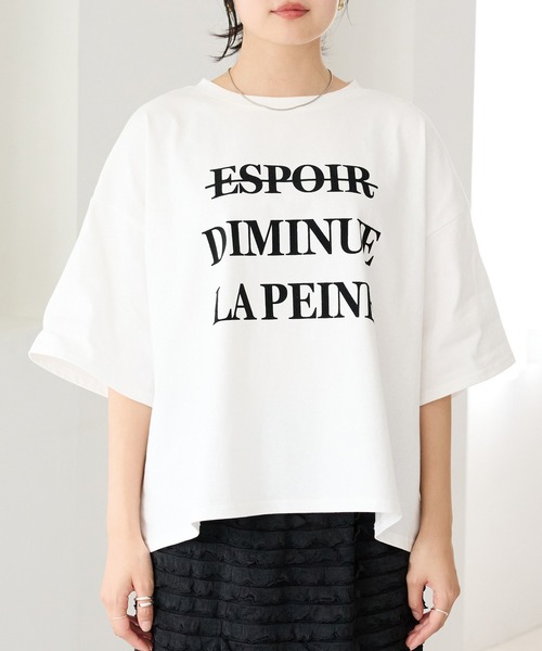LAVEANGE(ラビアンジェ)の「フロッキーロゴプリントTシャツ(Tシャツ/カットソー・レディース・ホワイト/オフホワイト/チャコールグレー・M/LL/3L/4L/5L)」の4枚目の写真