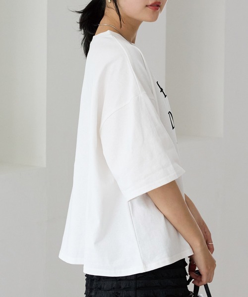 LAVEANGE(ラビアンジェ)の「フロッキーロゴプリントTシャツ(Tシャツ/カットソー・レディース・ホワイト/オフホワイト/チャコールグレー・M/LL/3L/4L/5L)」の13枚目の写真