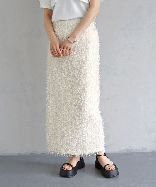 cheriella(シェリエラ)の「【cheriella】WEB限定ラメフリンジタイトスカート(スカート・レディース・ブラック/オフホワイト/ブルー・M)」の1枚目の写真