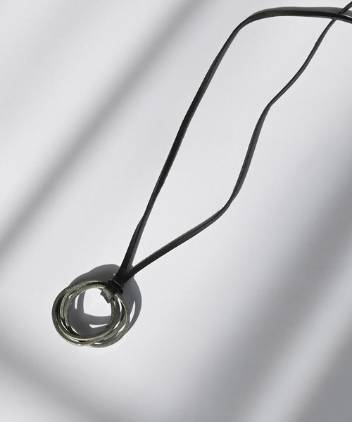 MUTURA（ムツラ）の「レザーネックレス（ネックレス・メンズ・ブラック系1/ブラック系2/ブラック系3/ブラウン系1/ブラウン系2/ブラウン系3/ブラック系4/ブラウン系4/ブラック系5/ブラウン系5・ONE SIZE）」の2枚目の写真