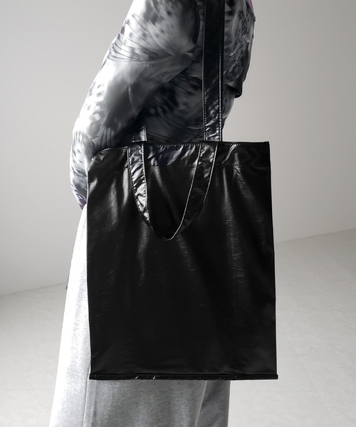 me+em select(ミームセレクト)の「※※【 2color 】ソフトレザースクエアショルダートートバッグ / soft leather square shoulder tote bag(ショルダーバッグ・レディース・ブラック/シルバー・FREE)」の13枚目の写真