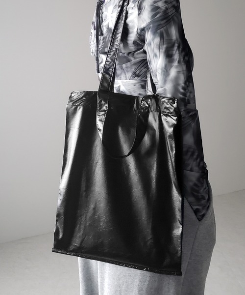me+em select(ミームセレクト)の「※※【 2color 】ソフトレザースクエアショルダートートバッグ / soft leather square shoulder tote bag(ショルダーバッグ・レディース・ブラック/シルバー・FREE)」の14枚目の写真