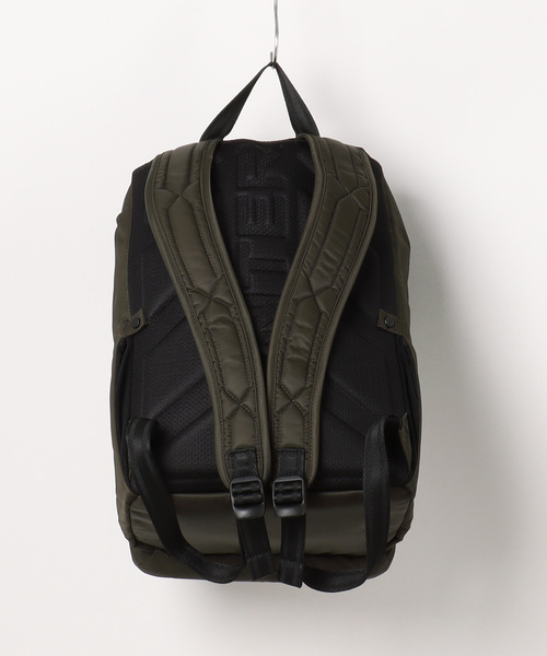 HUNTER(ハンター)の「NYLON PIONEER TOPCLIP BACKPACK(バックパック/リュック・レディース・ダークオリーブ・ONE SIZE)」の2枚目の写真