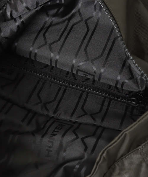 HUNTER(ハンター)の「NYLON PIONEER TOPCLIP BACKPACK(バックパック/リュック・レディース・ダークオリーブ・ONE SIZE)」の4枚目の写真