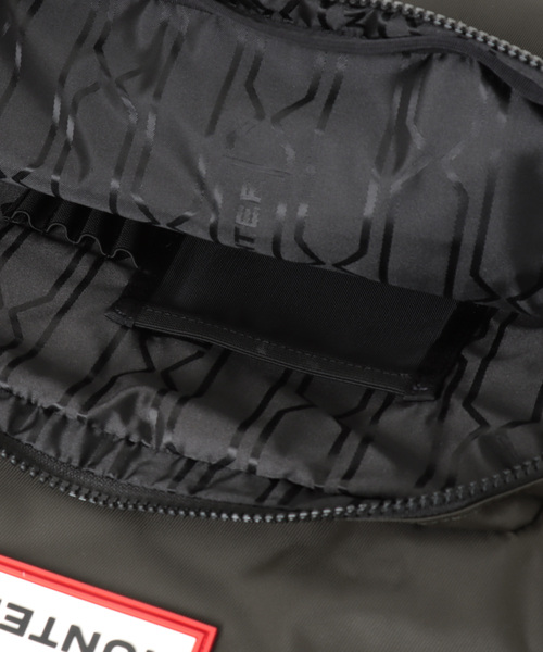 HUNTER(ハンター)の「NYLON PIONEER TOPCLIP BACKPACK(バックパック/リュック・レディース・ダークオリーブ・ONE SIZE)」の5枚目の写真